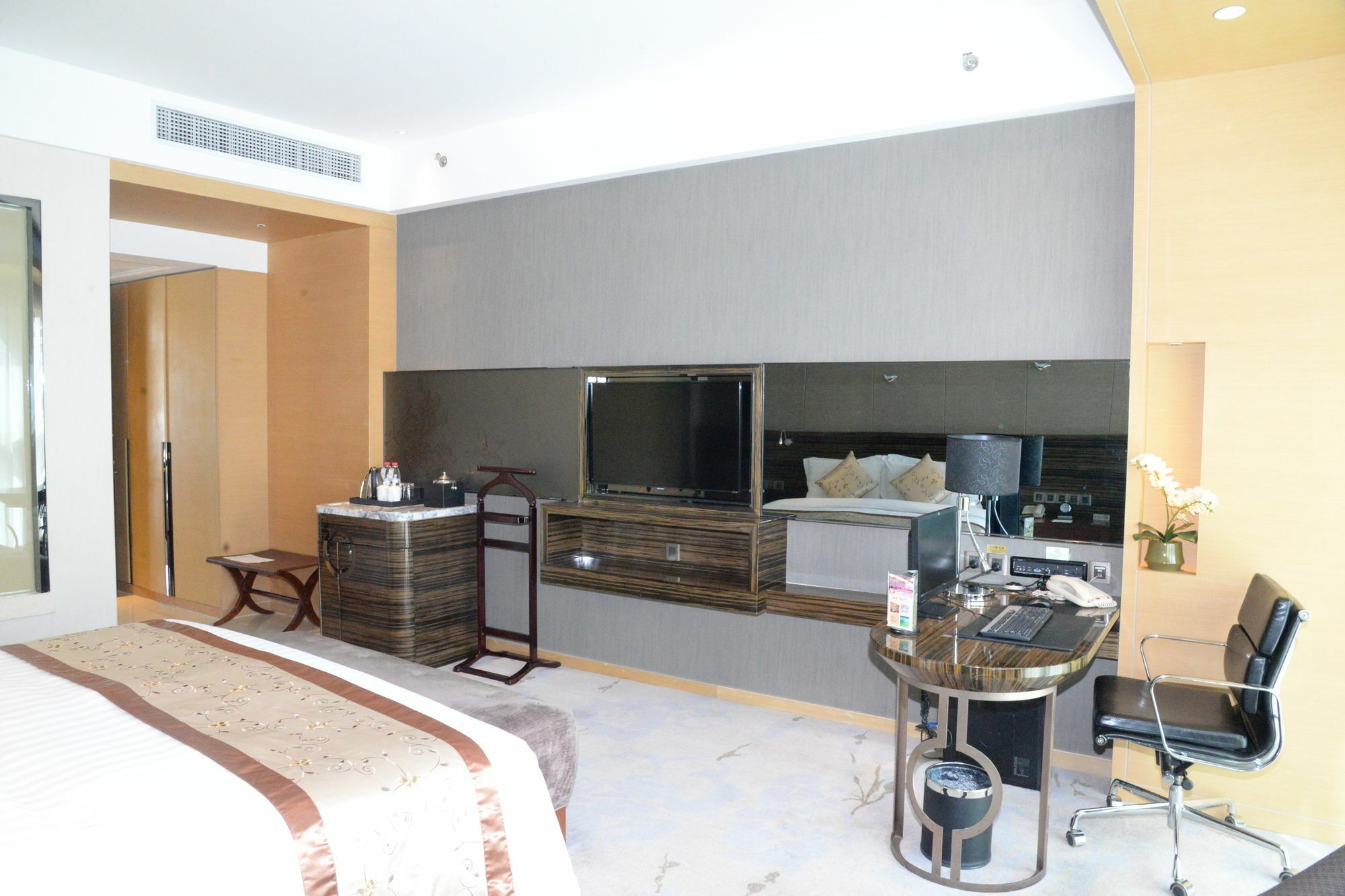 Beijing Riverside Hotel Bagian luar foto