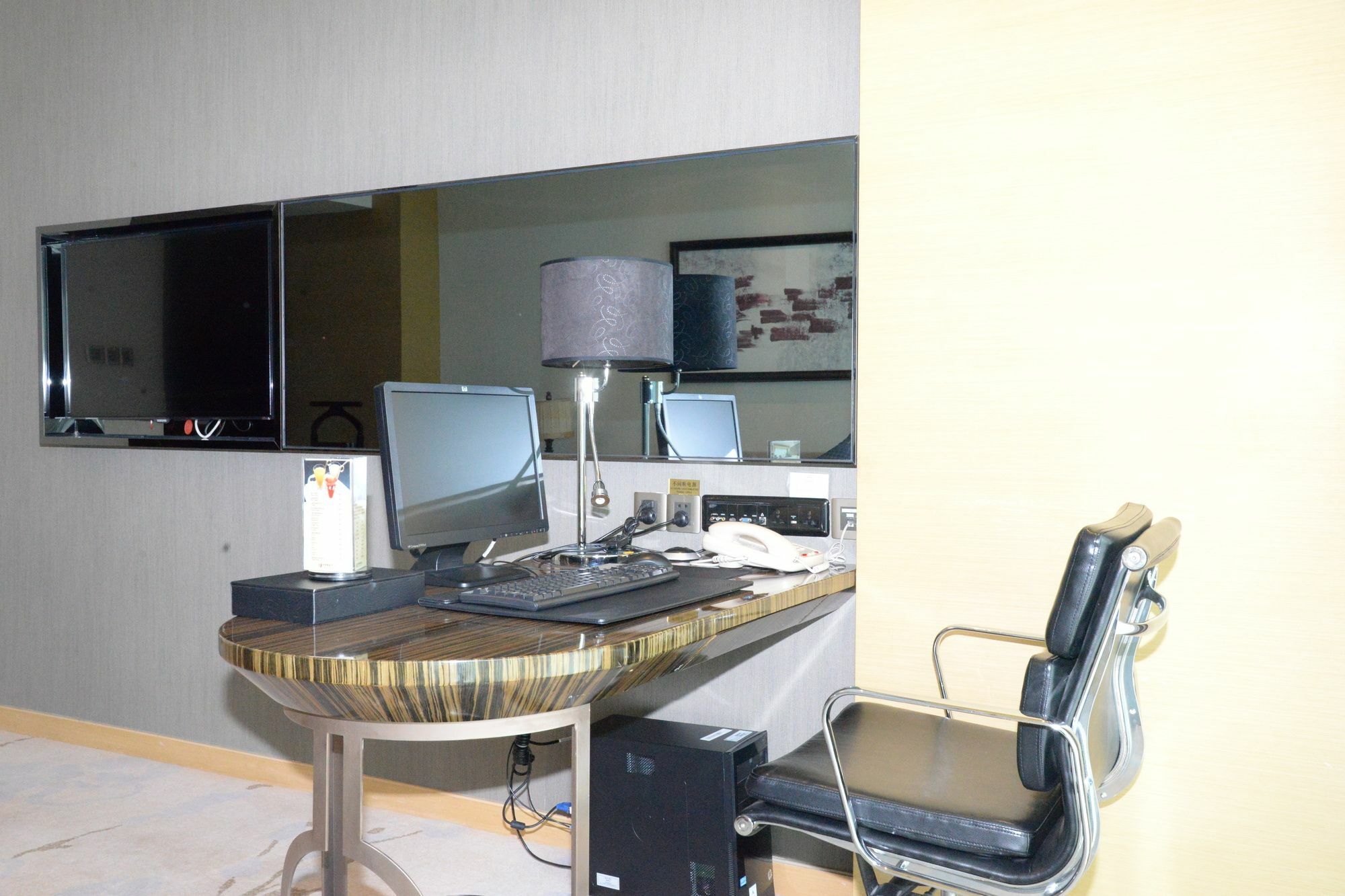 Beijing Riverside Hotel Bagian luar foto
